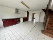 Thoursais-Bouildroux, au calme, proche des axes routiers et autoroutiers, maison de 114m²