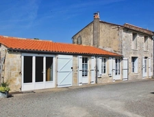 Dpt Charente Maritime (17), VENTE À TERME LIBRE à vendre proche de ROCHEFORT propriete P10   