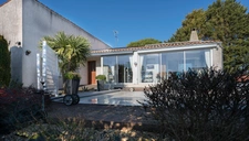 Dpt Charente Maritime (17), viager à vendre proche de LA ROCHELLE maison P7 de 185 m² - Terrain de 803,00 m² 