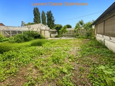 MAISON INDIVIDUELLE D'ENVIRON 171 M² – COMMODITÉS DE PLAIN-PIED – POTENTIEL DE 4 À 5 CHAMBRES – JARDIN