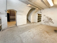 LOCAL COMMERCIAL SAINT QUENTIN (02) ENV.350M2
