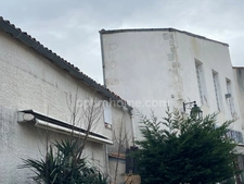 Immeuble Murs et fonds avec  restaurant vendu avec appartement 5 pièces à St Martin de RéSAINT MARTIN DE RE (17)