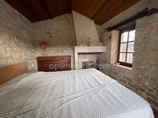 Maison en pierres de 4 chambres dont une en dépendance, proche du centre de SAINTE MARIE DE RE 17740