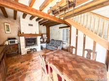 Maison en pierres de 4 chambres dont une en dépendance, proche du centre de SAINTE MARIE DE RE 17740
