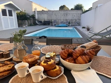 RARE & PRISÉ AUX PORTES DE LA ROCHELLE : MAGNIFIQUE MAISON FAMILIALE AVEC JARDIN ET PISCINE CHAUFFÉE