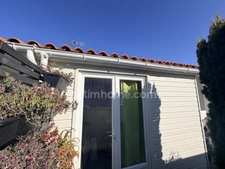Maison de plain-pied avec garage et bureau indépendant
