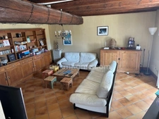 PROPRIETE/MAISON  EN PIERRE  A DEUX PAS DU CETRE VILLE DE LA ROCHELLE ET DE L 'ILE DE RE  BEAU CORP DE FERME 