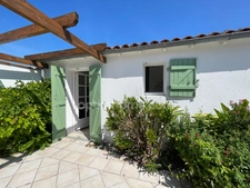 Maison 5 pièces  avec un studio au  BOIS PLAGE EN RE (17580)