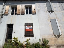 EXCLUSIVITÉ – MAISON DE VILLAGE AUTHENTIQUE EN PIERRES – (MARCHÉ & PLAGES)