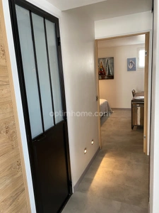SAINT MARTIN DE RE  BEL APPARTEMENT PROCHE PORT ET COMMERCES 