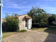 Maison en pierres de 4 chambres avec une dépendance,  SAINTE MARIE DE RE - 17740