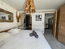 SAINT MARTIN DE RE  BEL APPARTEMENT PROCHE PORT ET COMMERCES 
