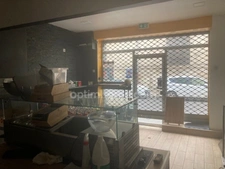 EMPLACEMENT N°1 : LOCAL COMMERCIAL OU BUREAUX DE 30 M² (AVEC CAVE) ROCHEFORT 