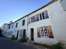 EXCLUSIVITÉ – MAISON DE VILLAGE AUTHENTIQUE EN PIERRES – (MARCHÉ & PLAGES)