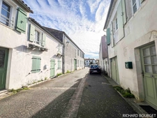 Ensemble immobilier comprenant  deux biens avec grand  garage SAINTE MARIE DE RE - 17740