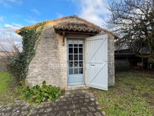 Maison en pierres de 4 chambres avec une dépendance,  SAINTE MARIE DE RE - 17740