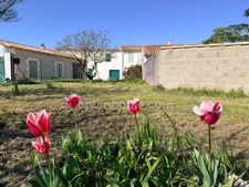 Exclusivemet  rare Propriété de 1300 m² – Potentiel de Division – Cœur de Village