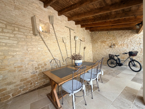 AUTHENTIQUE MAISON DE VILLAGE & DÉPENDANCES À ARS-EN-RÉ