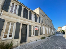 SAINT MARTIN DE RÉ CENTRE VILLAGE MAISON EN PIERRE DE CARACTERE 