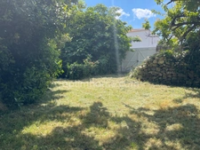 PROPRIETE/MAISON  DE CARACTÈRE EN PIERRE   A DEUX PAS DU CENTRE VILLE DE LA ROCHELLE ET DE L 'ILE DE RE  BEAU CORPS DE FERME 