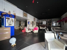 Immeuble Murs et fonds avec  restaurant vendu avec appartement 5 pièces à St Martin de RéSAINT MARTIN DE RE (17)