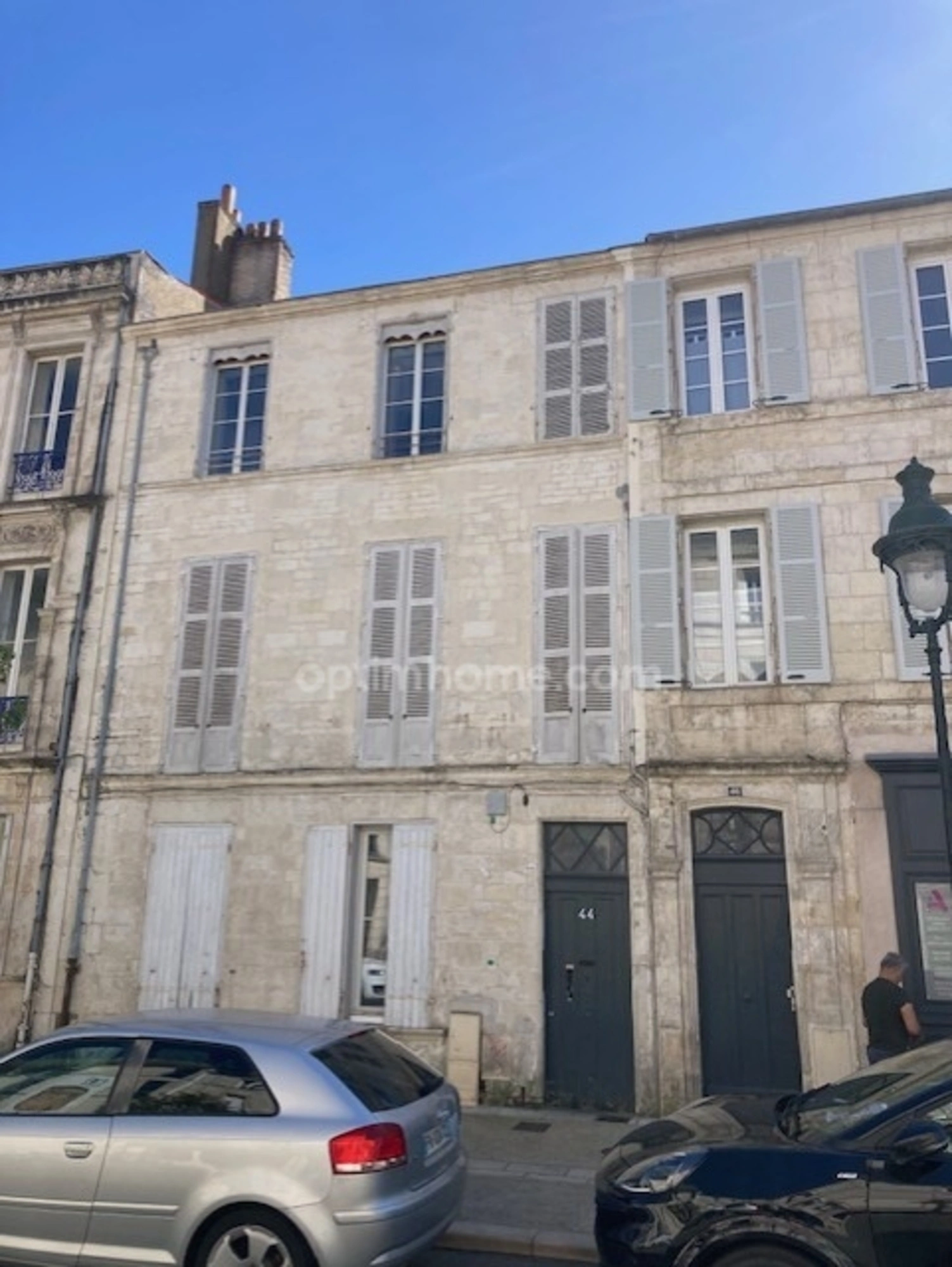 Immeuble 300 m² · à Rochefort · 300 m² · 536 700 €