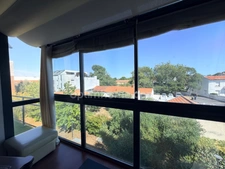 « Exceptionnel appartement de 90 m² dans le quartier recherché de Saint-Éloi, à La Rochelle – Résidence de standing, calme, lumineux, et prestations haut de gamme. »