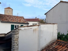 LA FLOTTE – CHAI RÉNOVÉ AVEC DÉPENDANCE EN PIERRE