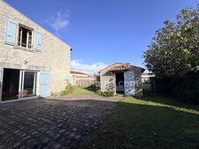 Maison en pierres de 4 chambres avec une dépendance,  SAINTE MARIE DE RE - 17740