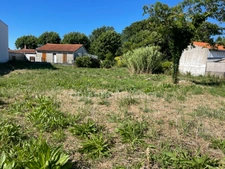 TERRAIN SUR LA COMMUNE D'ANGOULINS SUR MER d'une surface de 2 100m2