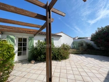 Maison 5 pièces  avec un studio au  BOIS PLAGE EN RE (17580)