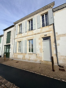 Maison de village en pierre au cœur du Bois-Plage-en-Ré - Charme & architecture  