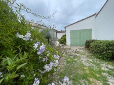Maison 5 pièces  avec un studio au  BOIS PLAGE EN RE (17580)