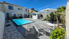 MAISON FAMILIALE AVEC JARDIN ET PISCINE CHAUFFÉE