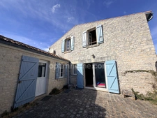 Maison en pierres de 4 chambres avec une dépendance,  SAINTE MARIE DE RE - 17740