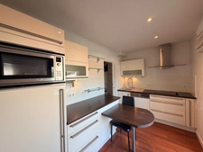 « Exceptionnel appartement de 90 m² dans le quartier recherché de Saint-Éloi, à La Rochelle – Résidence de standing, calme, lumineux, et prestations haut de gamme. »