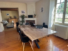 PROPRIETE/MAISON  EN PIERRE  A DEUX PAS DU CETRE VILLE DE LA ROCHELLE ET DE L 'ILE DE RE  BEAU CORP DE FERME 