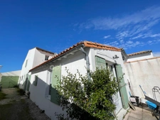 Immeuble - Affaire idéale investisseurs  - situé à LA FLOTTE EN RÉ dans un quartier recherché proche centre ville, bel ensemble immobilier 