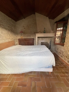 Maison en pierres de 4 chambres dont une en dépendance, proche du centre de SAINTE MARIE DE RE 17740