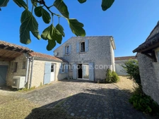 Maison en pierres de 4 chambres dont une en dépendance, proche du centre de SAINTE MARIE DE RE 17740