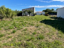 TERRAIN SUR LA COMMUNE D'ANGOULINS SUR MER d'une surface de 2 100m2