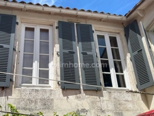 SAINT MARTIN DE RÉ CENTRE VILLAGE MAISON EN PIERRE DE CARACTERE 