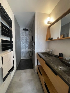 SAINT MARTIN DE RE  BEL APPARTEMENT PROCHE PORT ET COMMERCES 