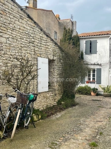 SAINT MARTIN DE RÉ CENTRE VILLAGE MAISON EN PIERRE DE CARACTERE 