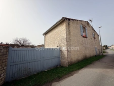 Grande propriété en pierres de 3 chambres avec une dépendance   SAINTE MARIE DE RE - 17740