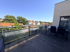 « Exceptionnel appartement de 90 m² dans le quartier recherché de Saint-Éloi, à La Rochelle – Résidence de standing, calme, lumineux, et prestations haut de gamme. »