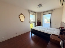 « Exceptionnel appartement de 90 m² dans le quartier recherché de Saint-Éloi, à La Rochelle – Résidence de standing, calme, lumineux, et prestations haut de gamme. »
