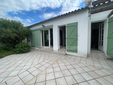 Maison avec dépendance et fort potentiel – RARE AU CALME !