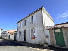 À Saint-Clément-des-Baleines,En EXCLUSIVITÉ : DEMEURE D'EXCEPTION AU PIED DU PHARE DES BALEINES