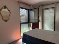 « Exceptionnel appartement de 90 m² dans le quartier recherché de Saint-Éloi, à La Rochelle – Résidence de standing, calme, lumineux, et prestations haut de gamme. »